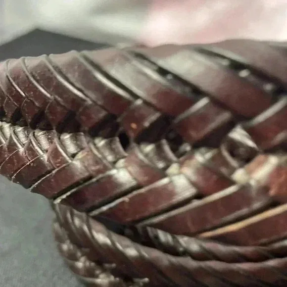 UNBRANDED MENS SIZE 40 BROWN BRAIDED LEATHER BELT GOOD CLEAN CONDITION - Picture 5 of 9